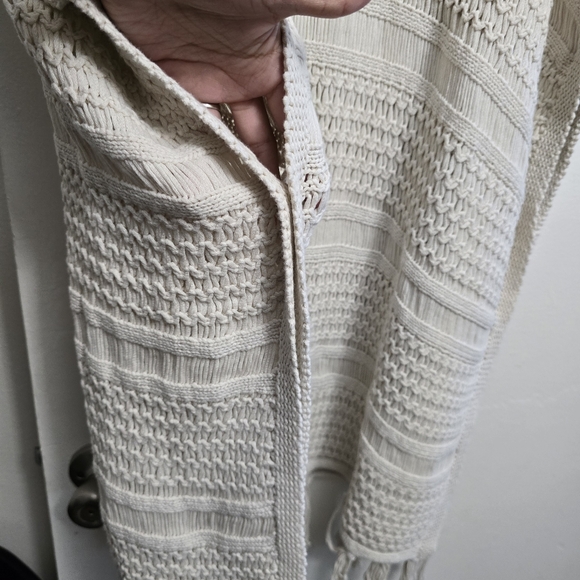 J Jill Fringe Boardwalk Open Stitch Poncho Sweater M L Beige Crochet Boho - Picture 7 of 7